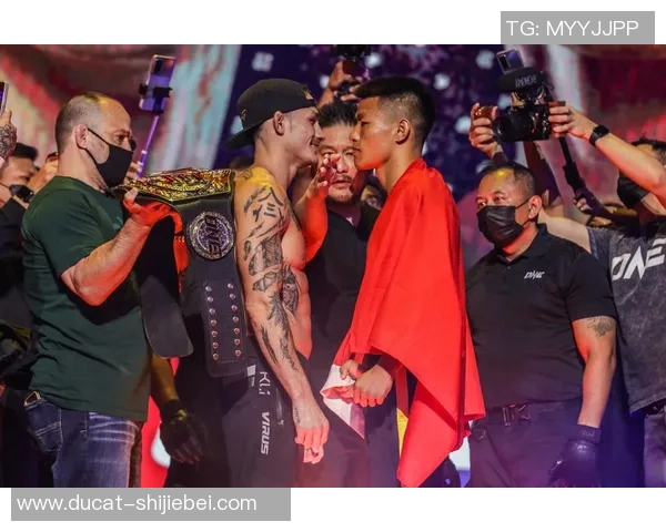 接连两场地上膝击完结！归纳搏斗冠军战演出ONE“专属画面”！